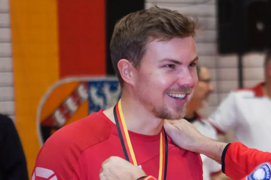 Hammeraufschlag und Topannnahme, Außenangreifer halt