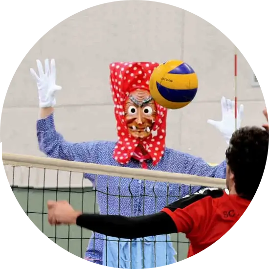 Hexenattacke beim Derby